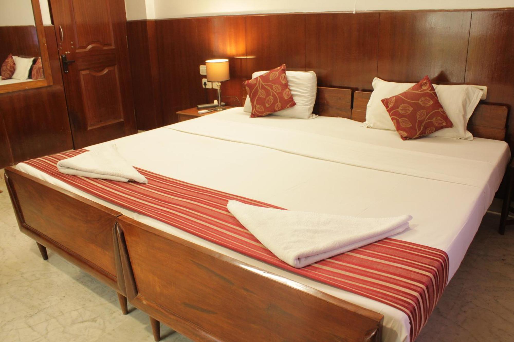 Bed and Breakfast Happy Planet à Chennai Extérieur photo