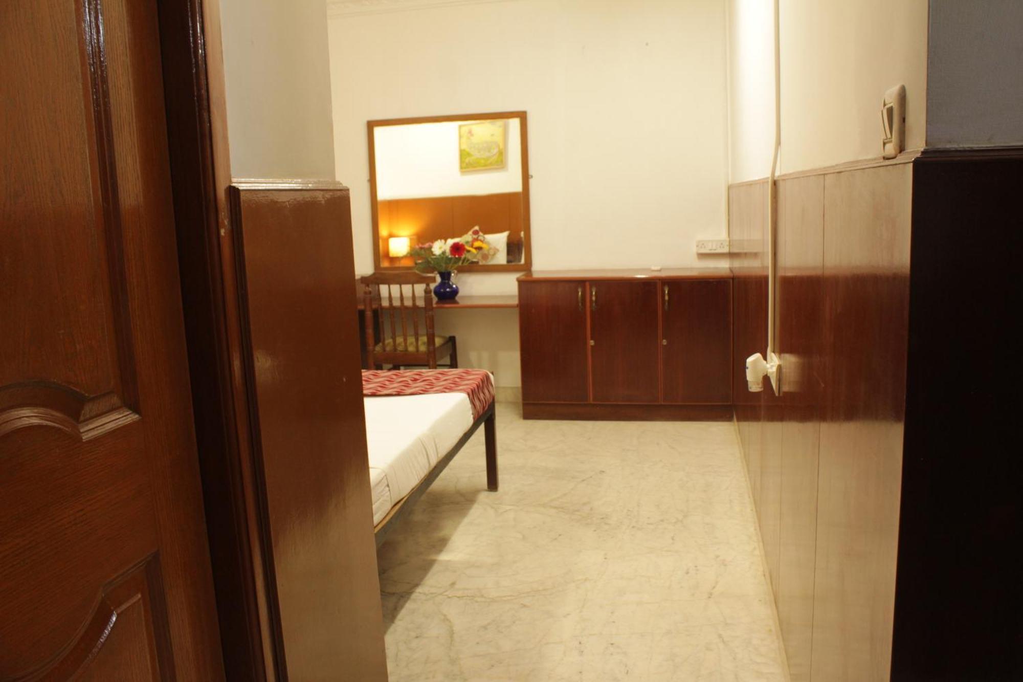 Bed and Breakfast Happy Planet à Chennai Extérieur photo